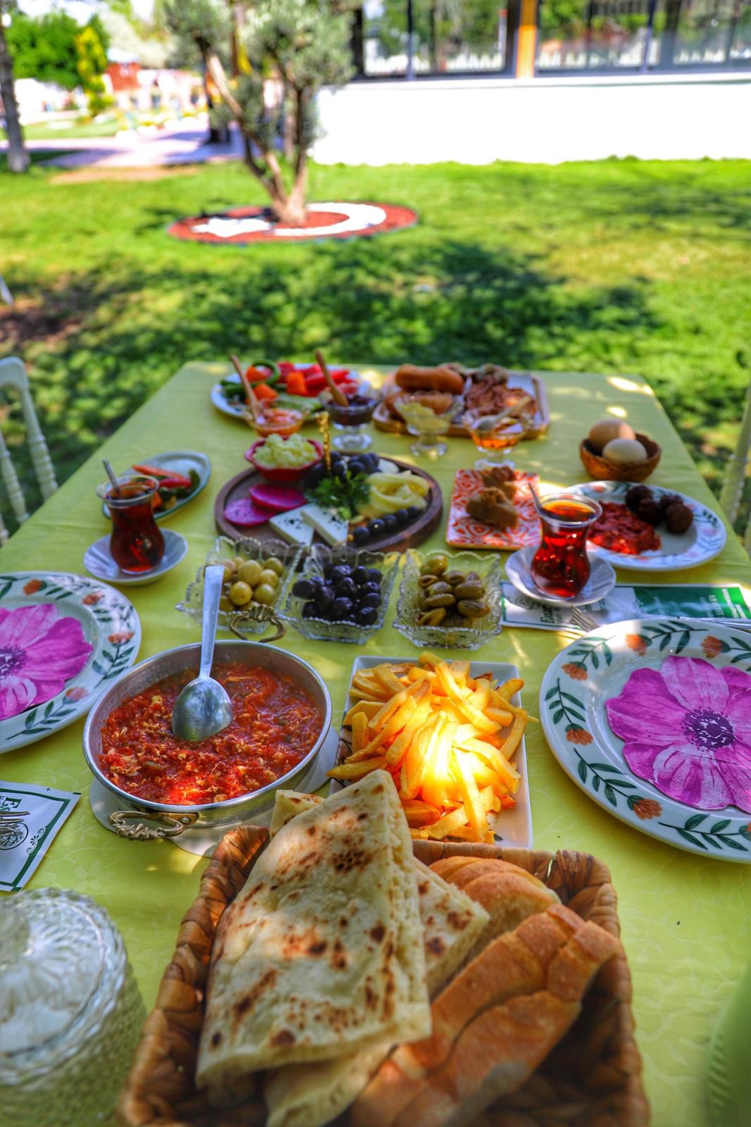 Esrarengiz Bahçe Görseli